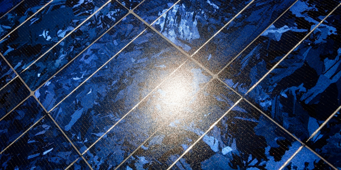 ¿Necesitan nuestros paneles solares luz directa del sol para funcionar?