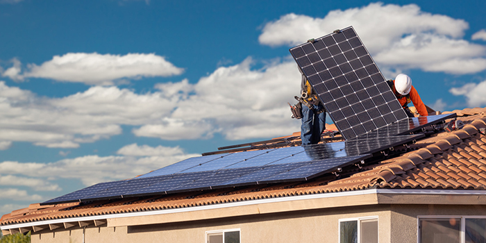 ¿Cuánto pesan los paneles solares?